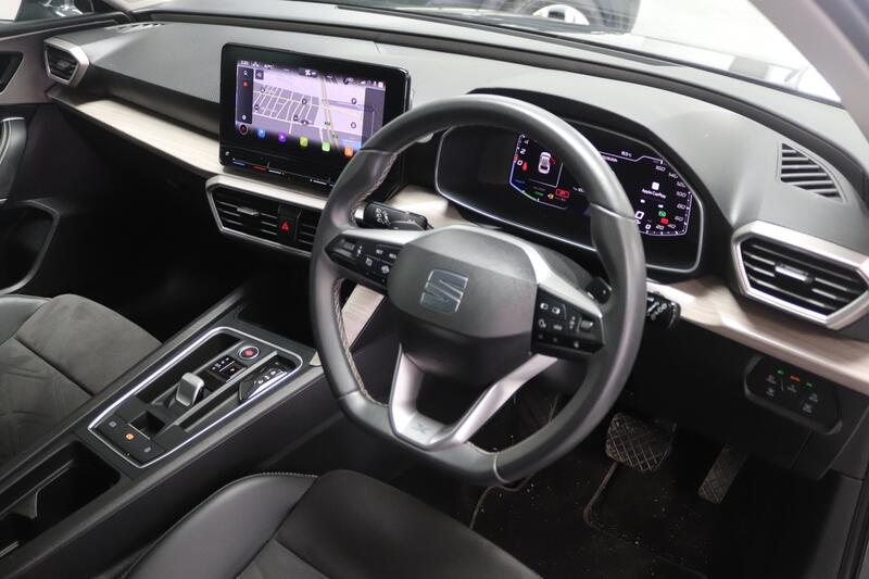 SEAT LEON