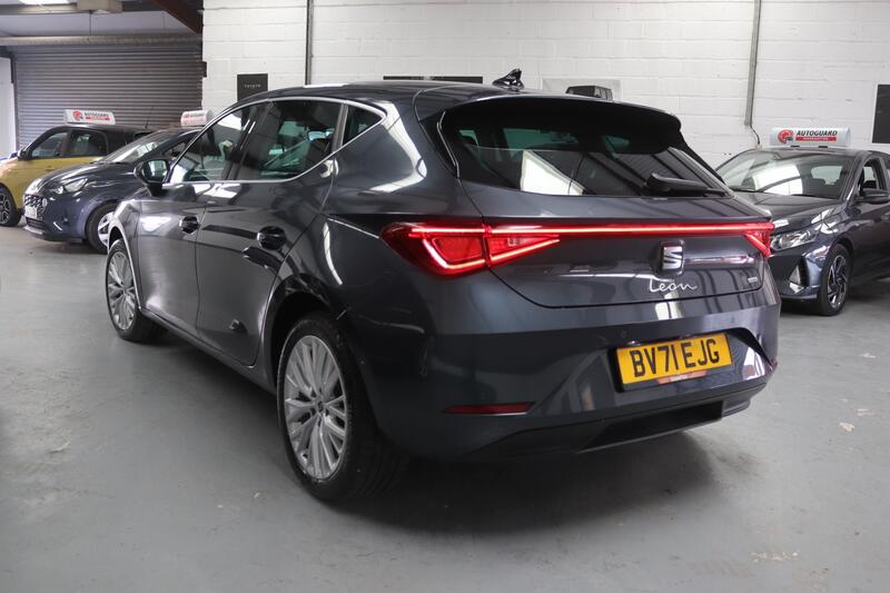 SEAT LEON