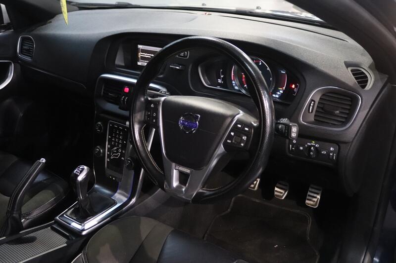 VOLVO V40