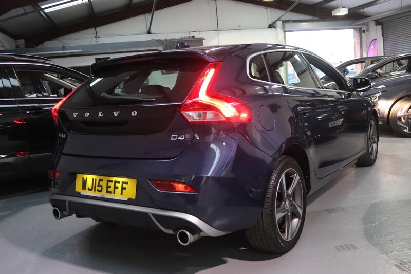 VOLVO V40