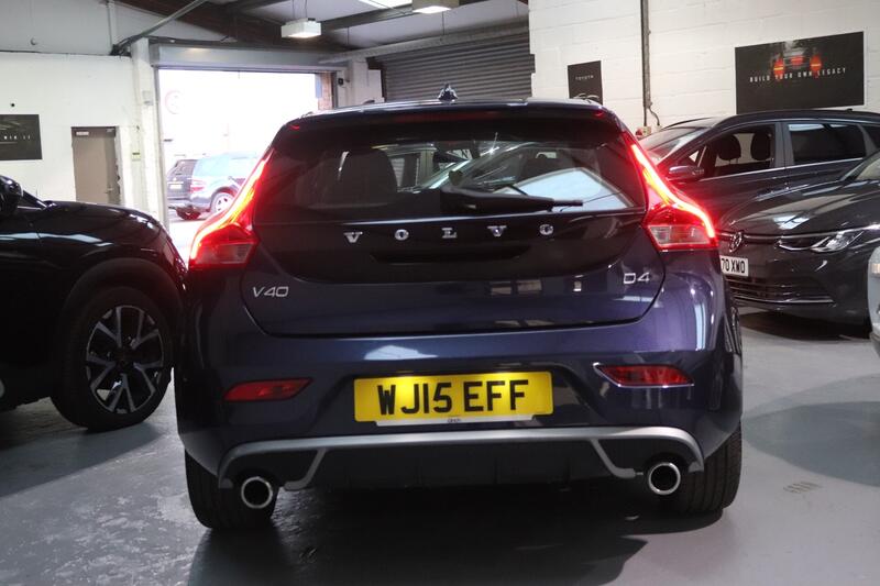 VOLVO V40
