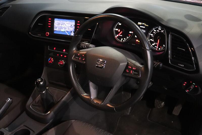 SEAT LEON