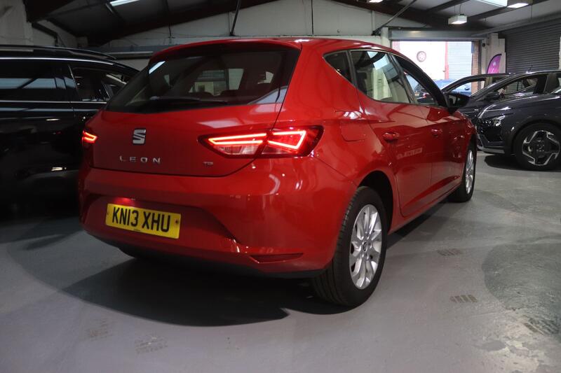 SEAT LEON
