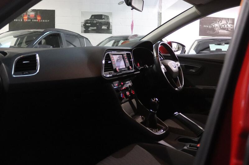 SEAT LEON