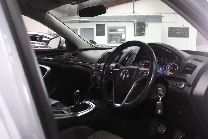 VAUXHALL INSIGNIA