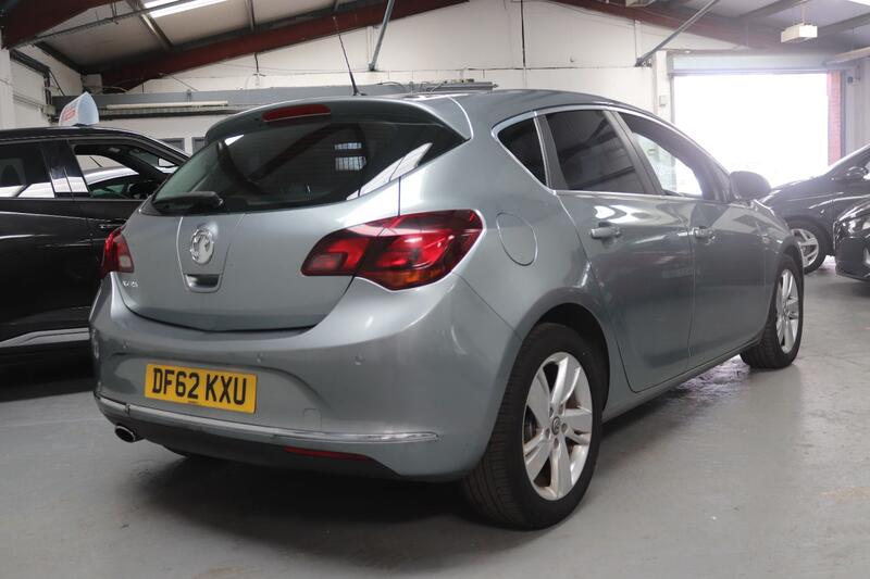 VAUXHALL ASTRA