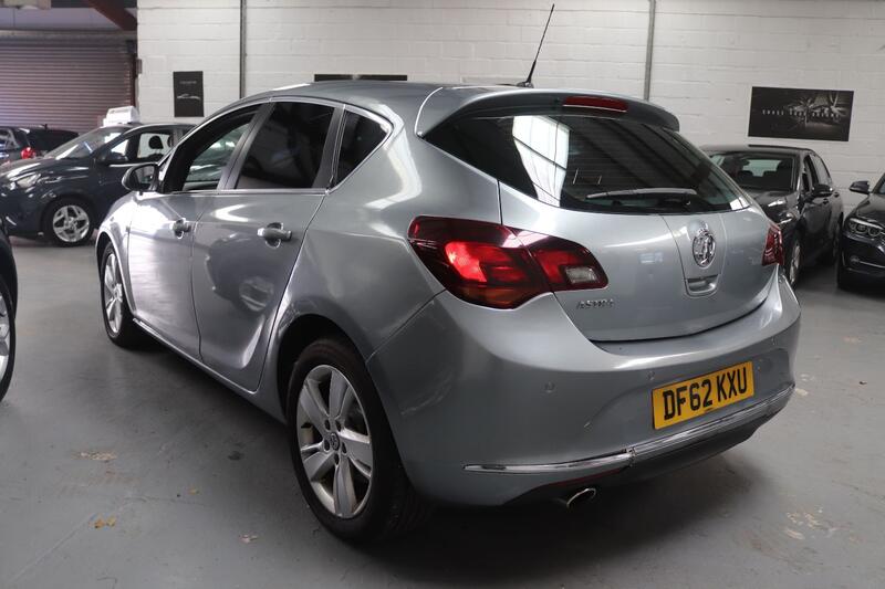 VAUXHALL ASTRA