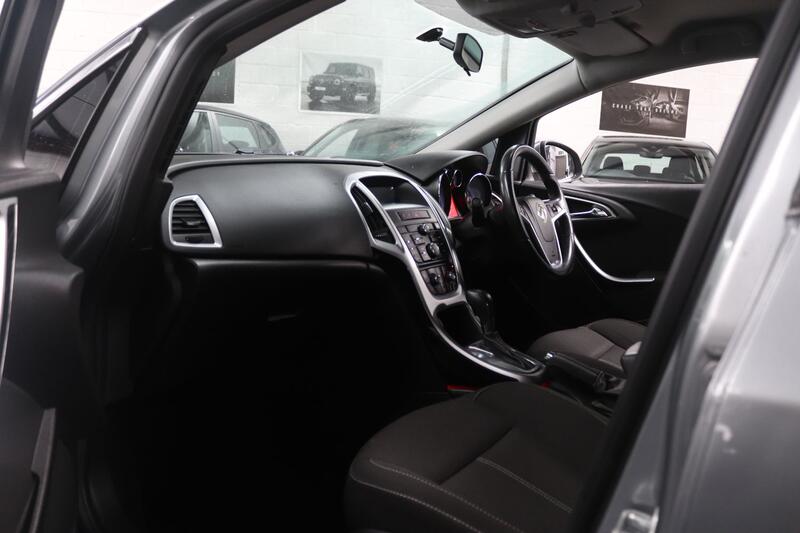VAUXHALL ASTRA