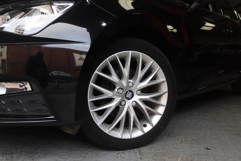 SEAT LEON