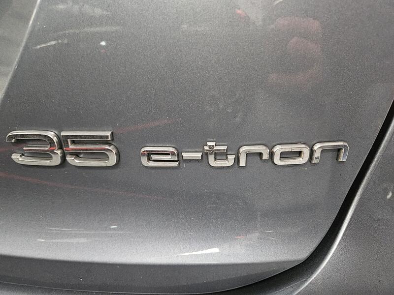 AUDI E-TRON
