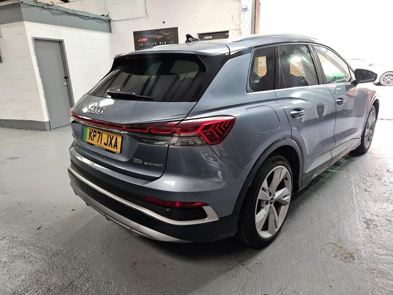 AUDI E-TRON